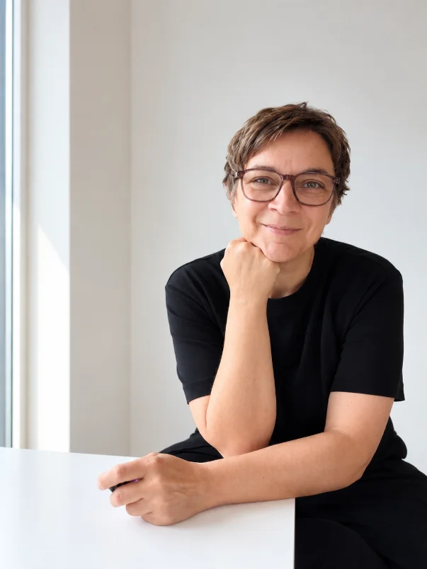 Univ.-Prof. Dr. Carina Benstoem at her desk